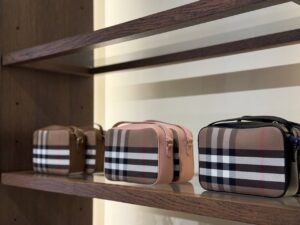 BURBERRY OUTLET 8304