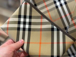 BURBERRY OUTLET 8320