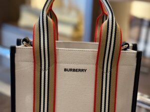 BURBERRY OUTLET 8321