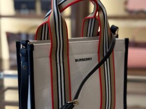 BURBERRY OUTLET 8322