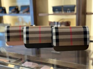 BURBERRY OUTLET 8327