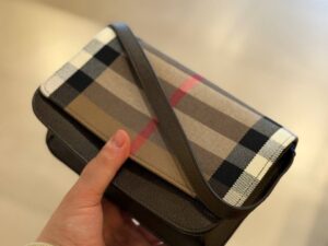 BURBERRY OUTLET 8338