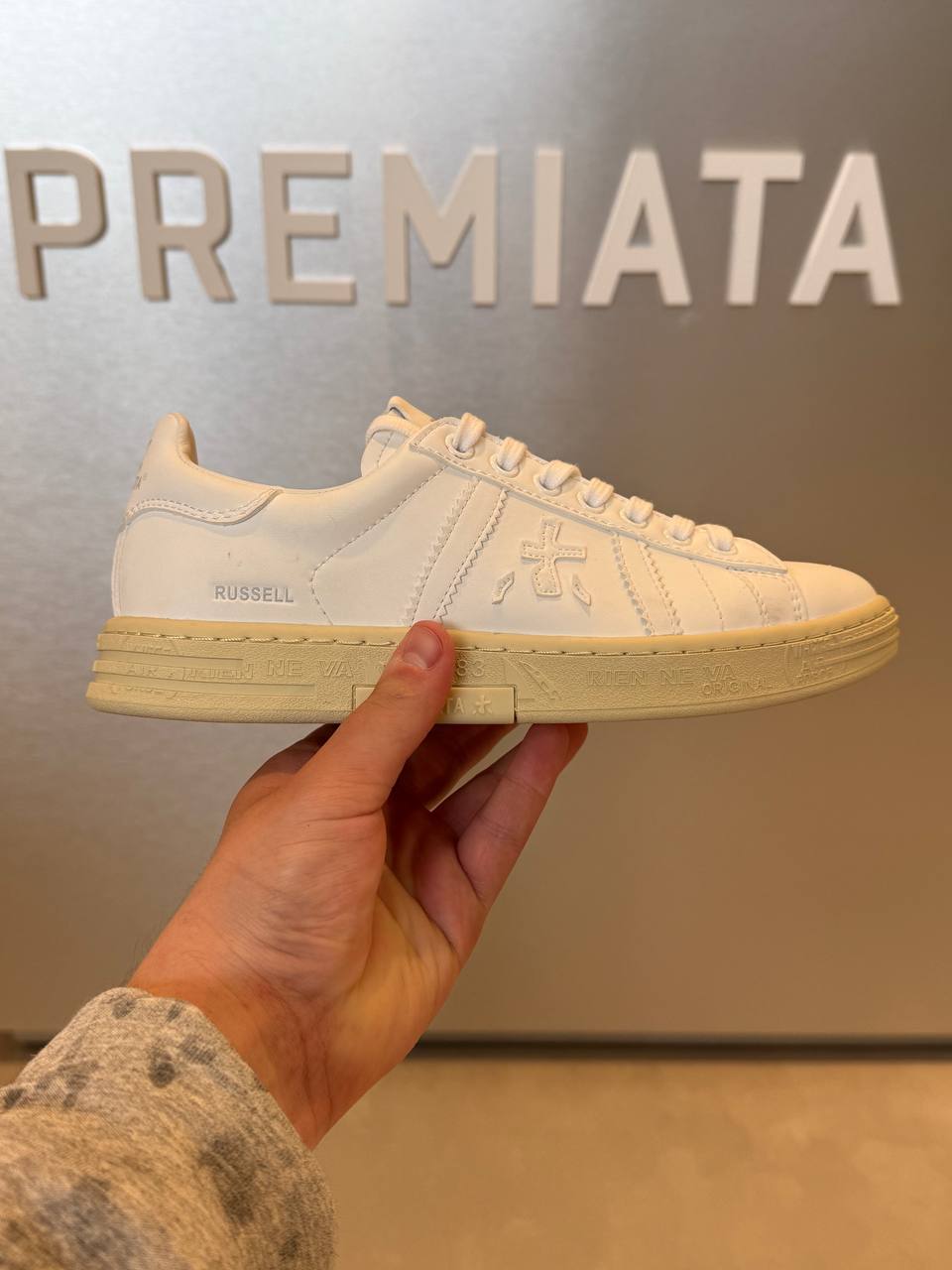 PREMIATA 19744