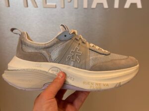 PREMIATA 19748