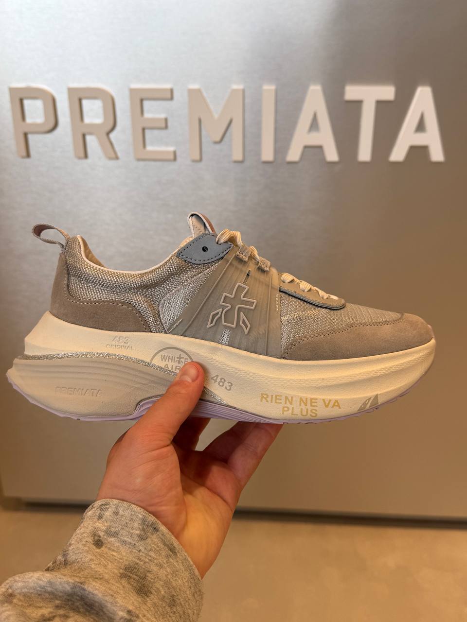 PREMIATA 19748