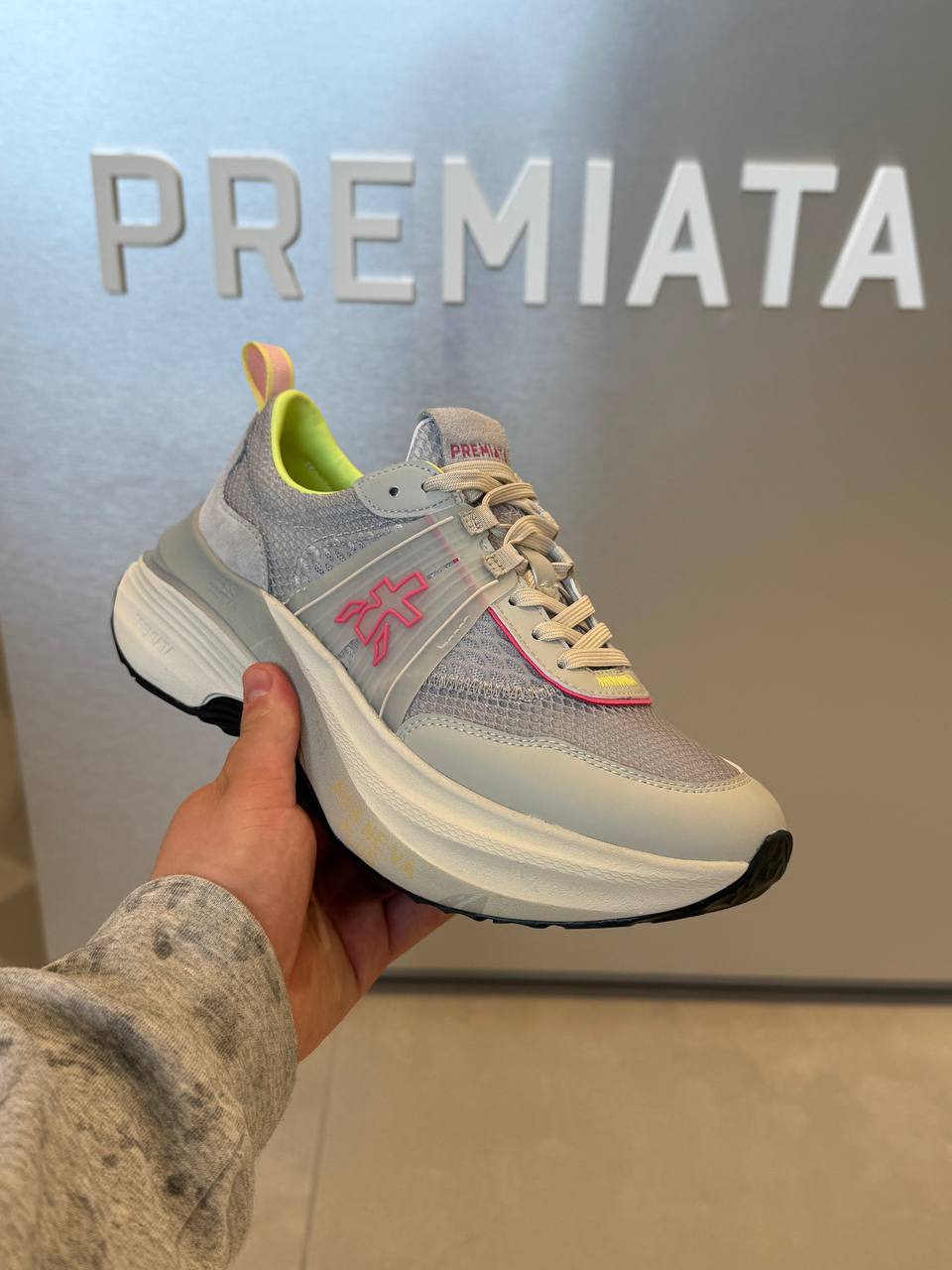 PREMIATA 19749