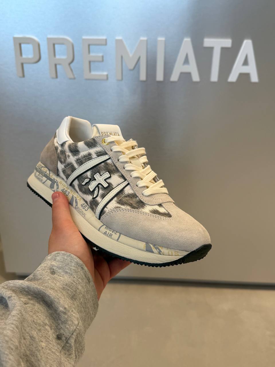 PREMIATA 19763
