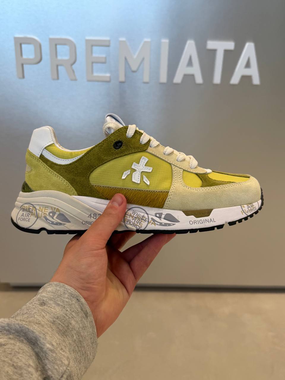 PREMIATA 19774