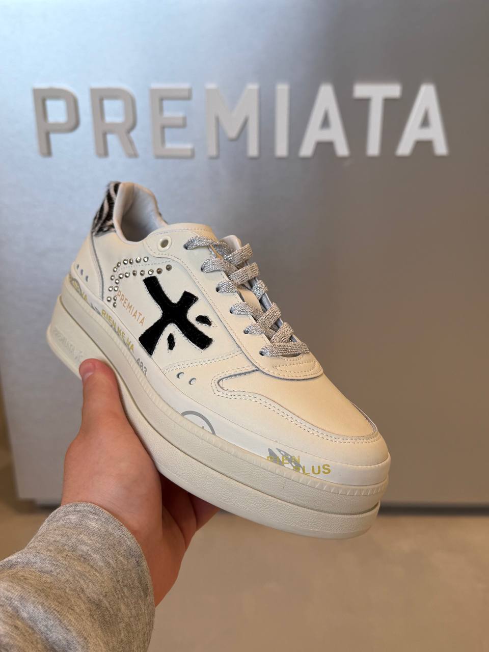 PREMIATA 19783