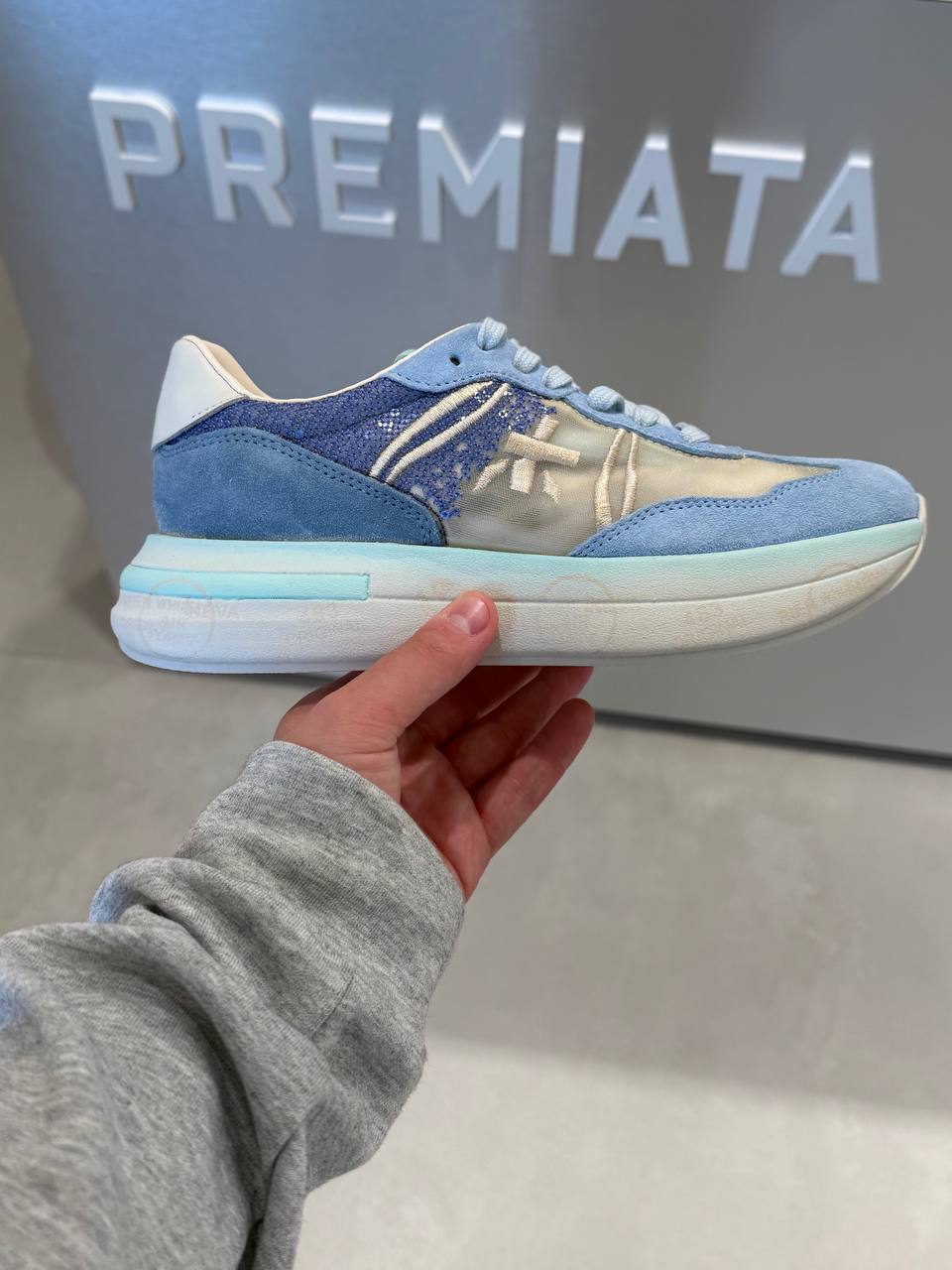 PREMIATA 19808