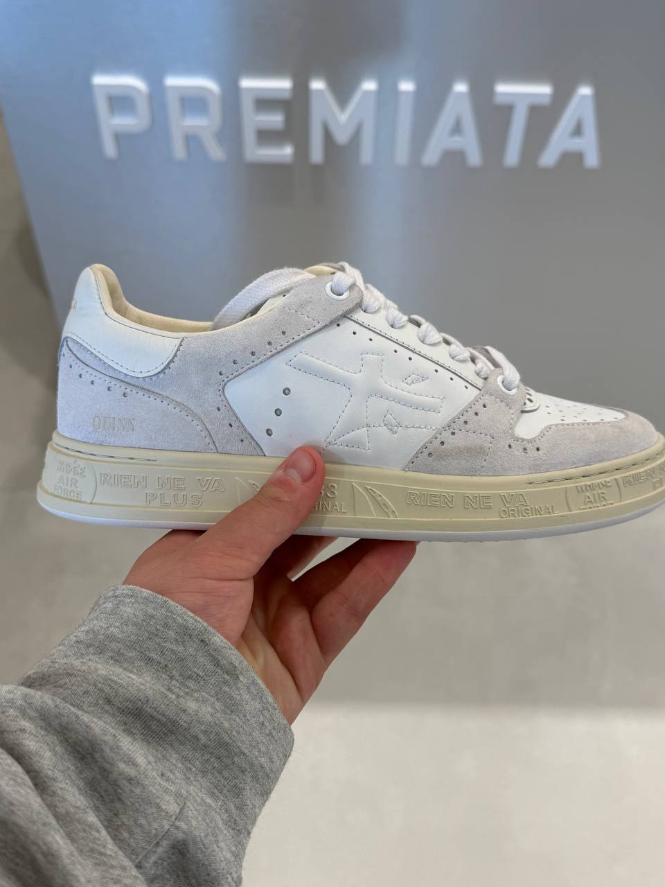 PREMIATA 19820