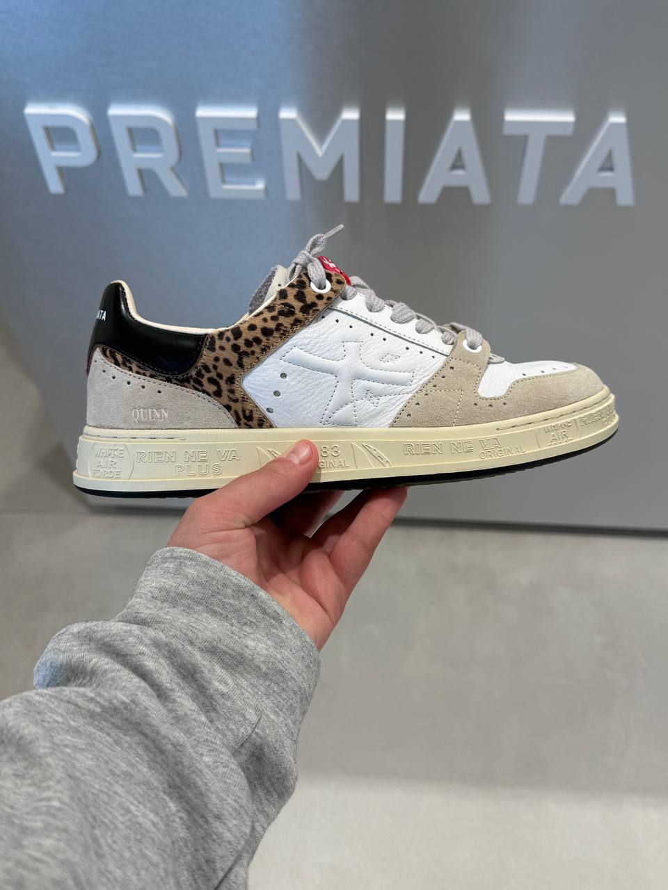 PREMIATA 19822