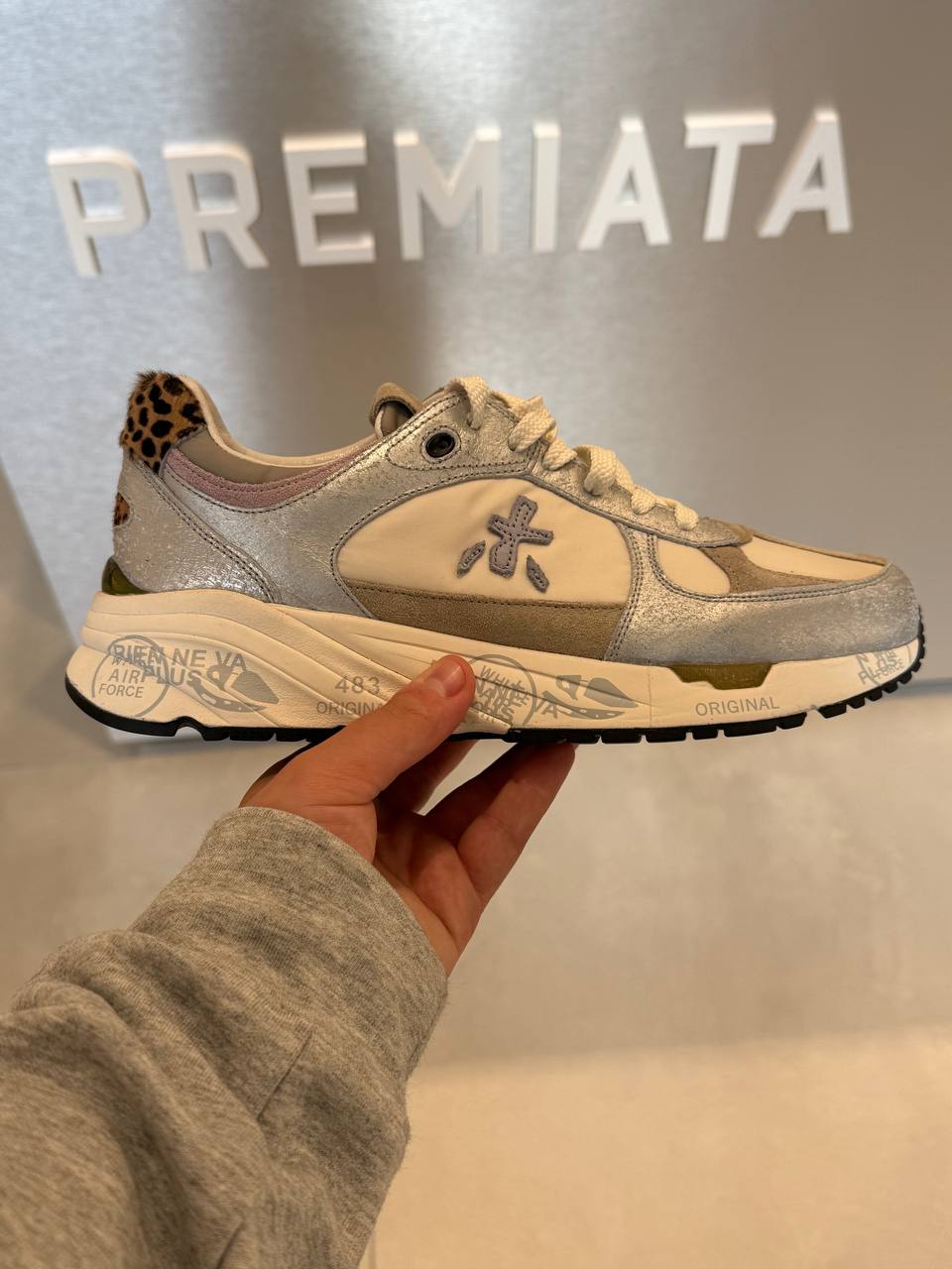 PREMIATA 19832