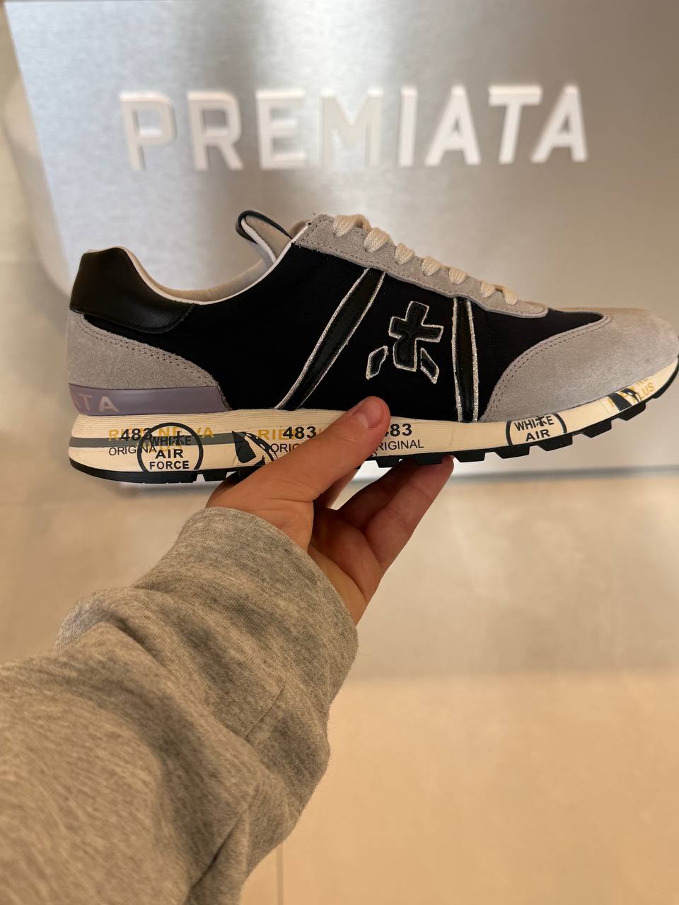PREMIATA 19834