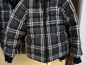 Пуховик Burberry в клетку BURBERRY