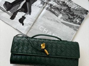 Плетеный клатч с узлом LEATHER