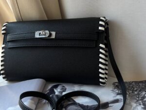 Кожаная сумка через плечо LEATHER
