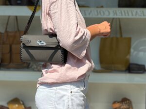 Кожаная сумка цвета тауп LEATHER