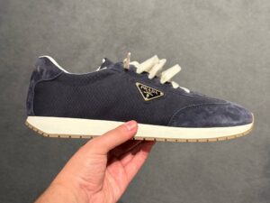 Кроссовки Prada темно-синие Prada Outlet