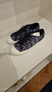 FENDI OUTLETS 1562