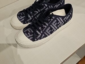 FENDI OUTLETS 1562