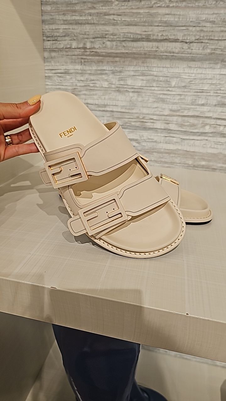 FENDI OUTLETS 1590