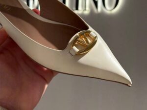 Слингбэки Valentino Garavani Valentino Outlet