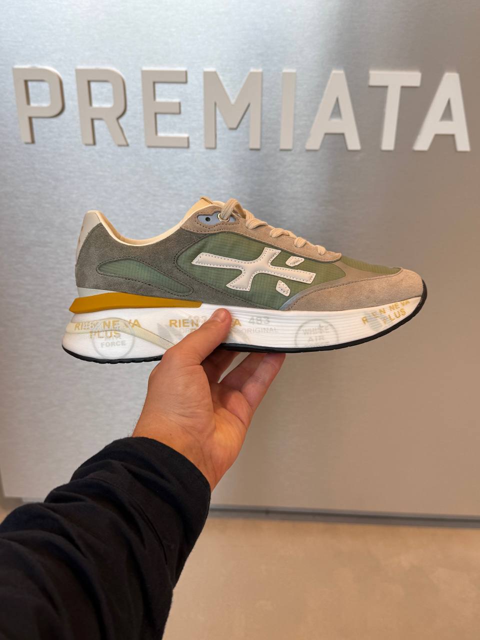 Premiata 23224
