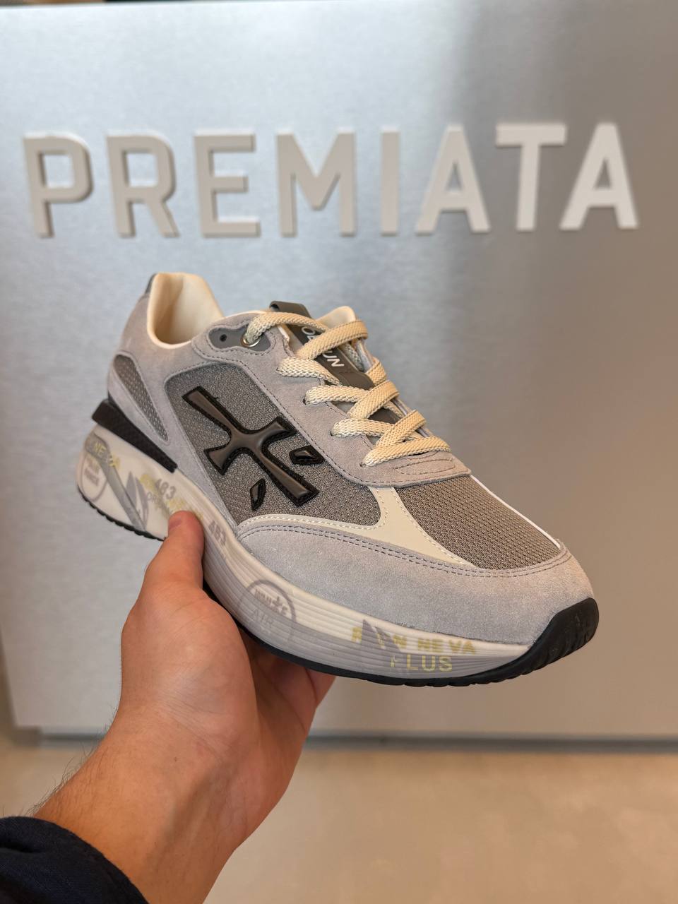 Premiata 23228