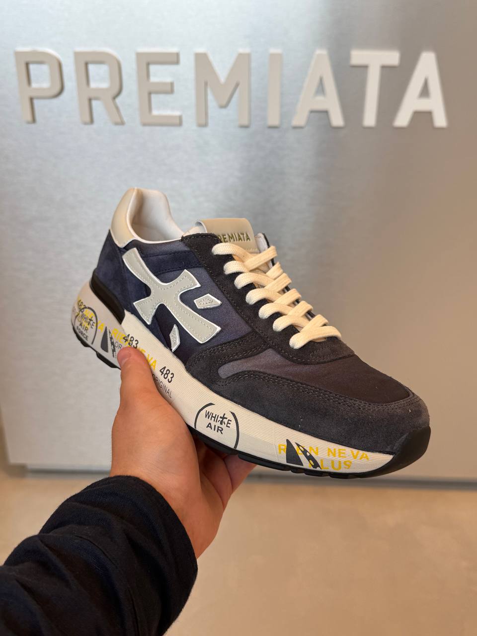Premiata 23238