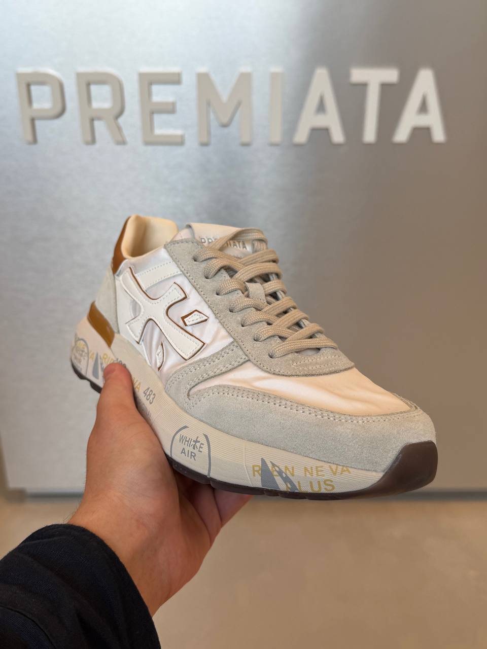 Premiata 23250