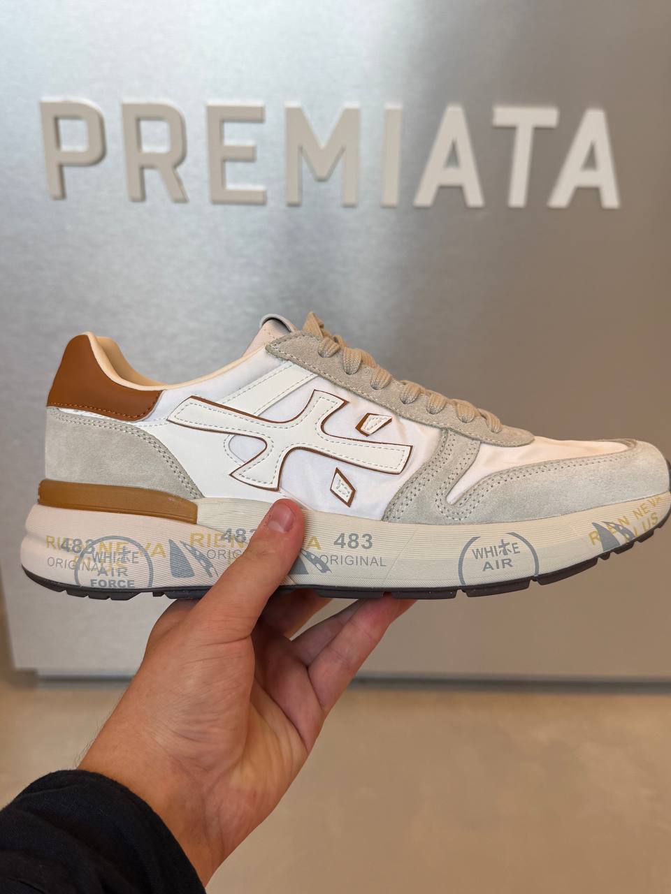 Premiata 23250