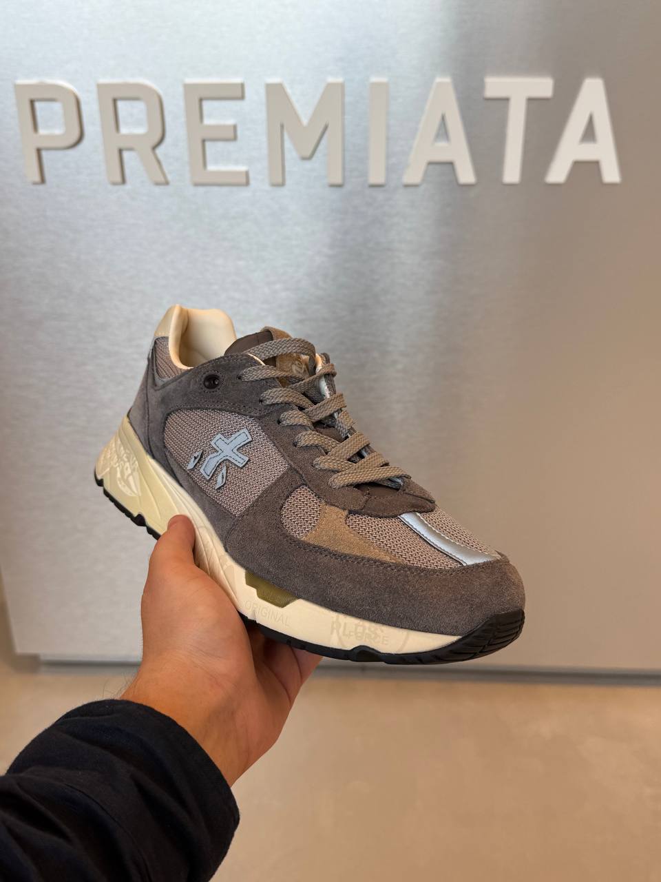 Premiata 23260