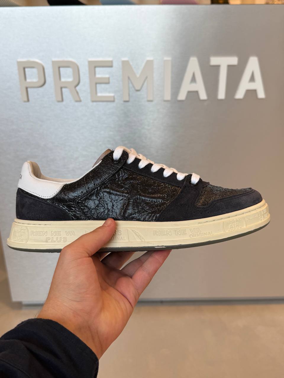 Premiata 23262