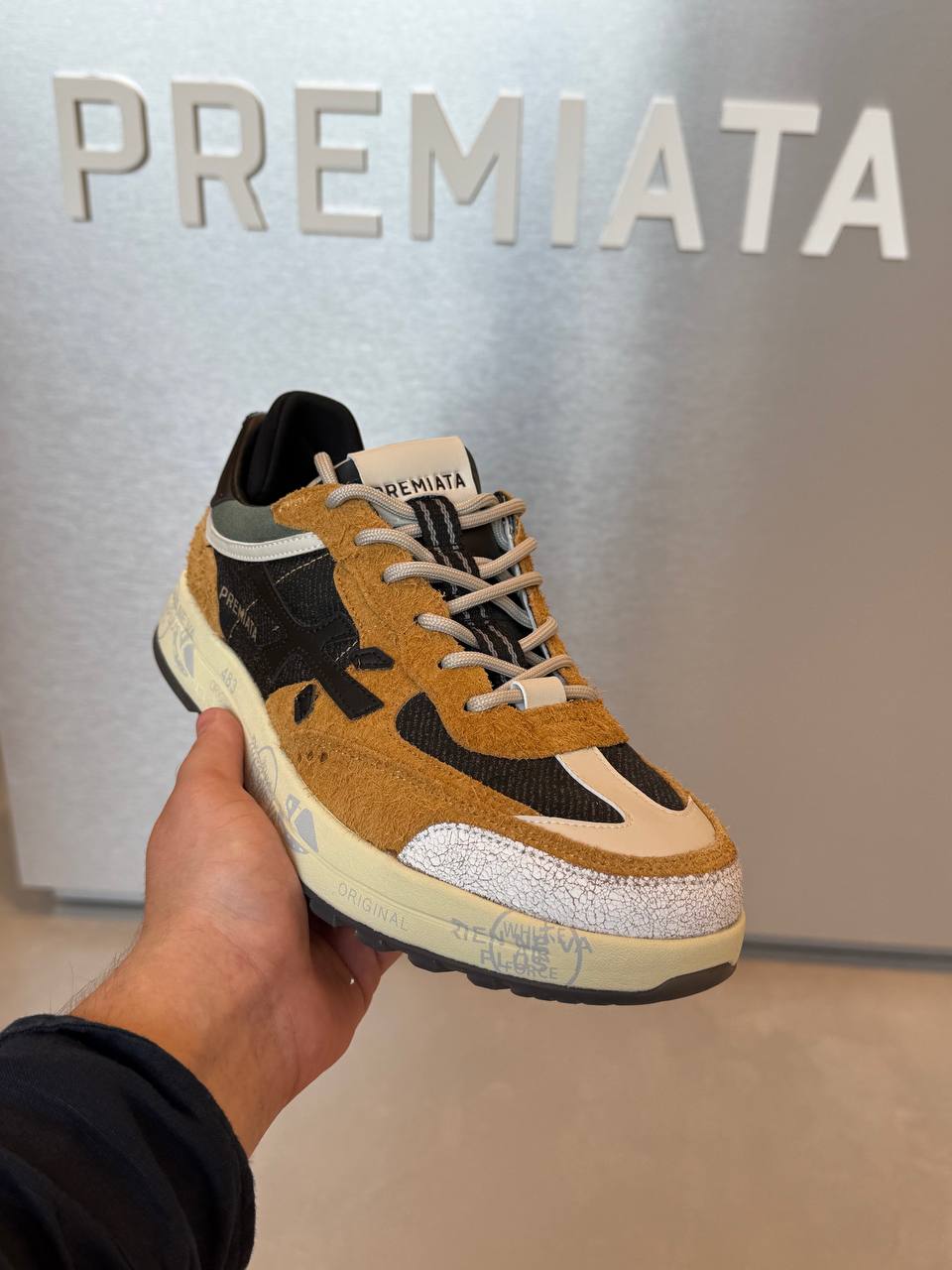 Premiata 23288