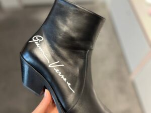 VERSACE OUTLET 233