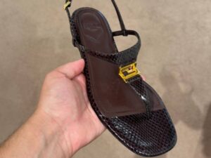 FENDI OUTLETS 2584