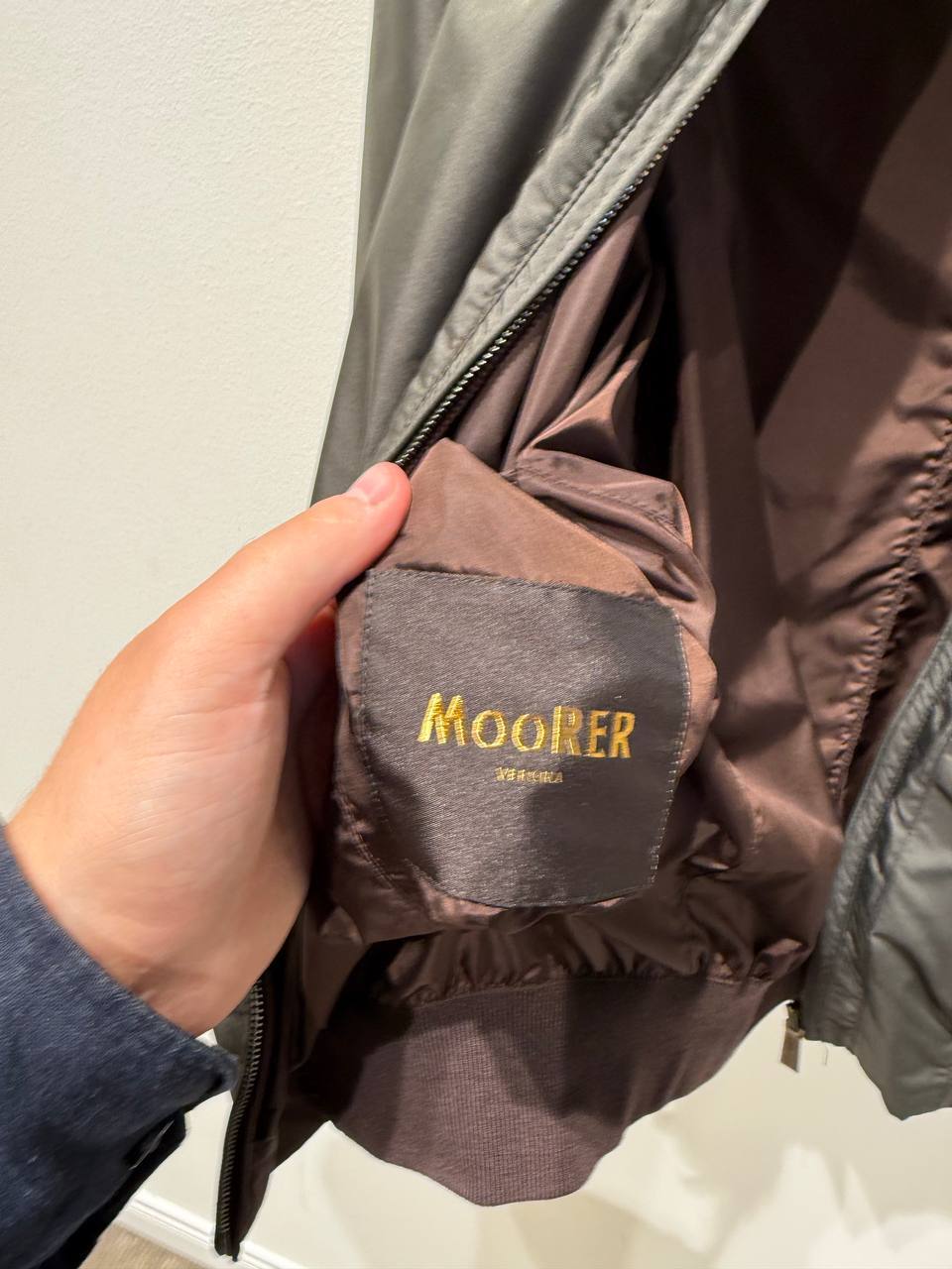 Двусторонний бомбер MooRER Axten