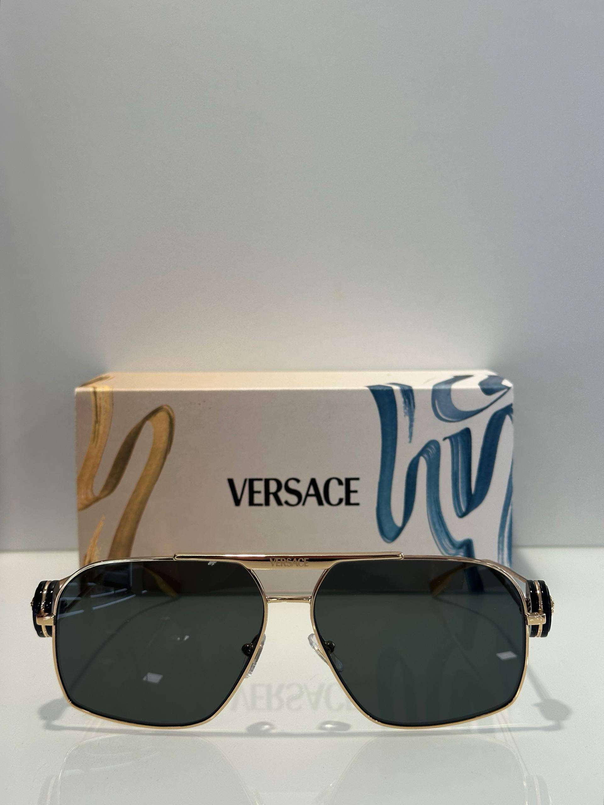 Очки солнцезащитные Versace