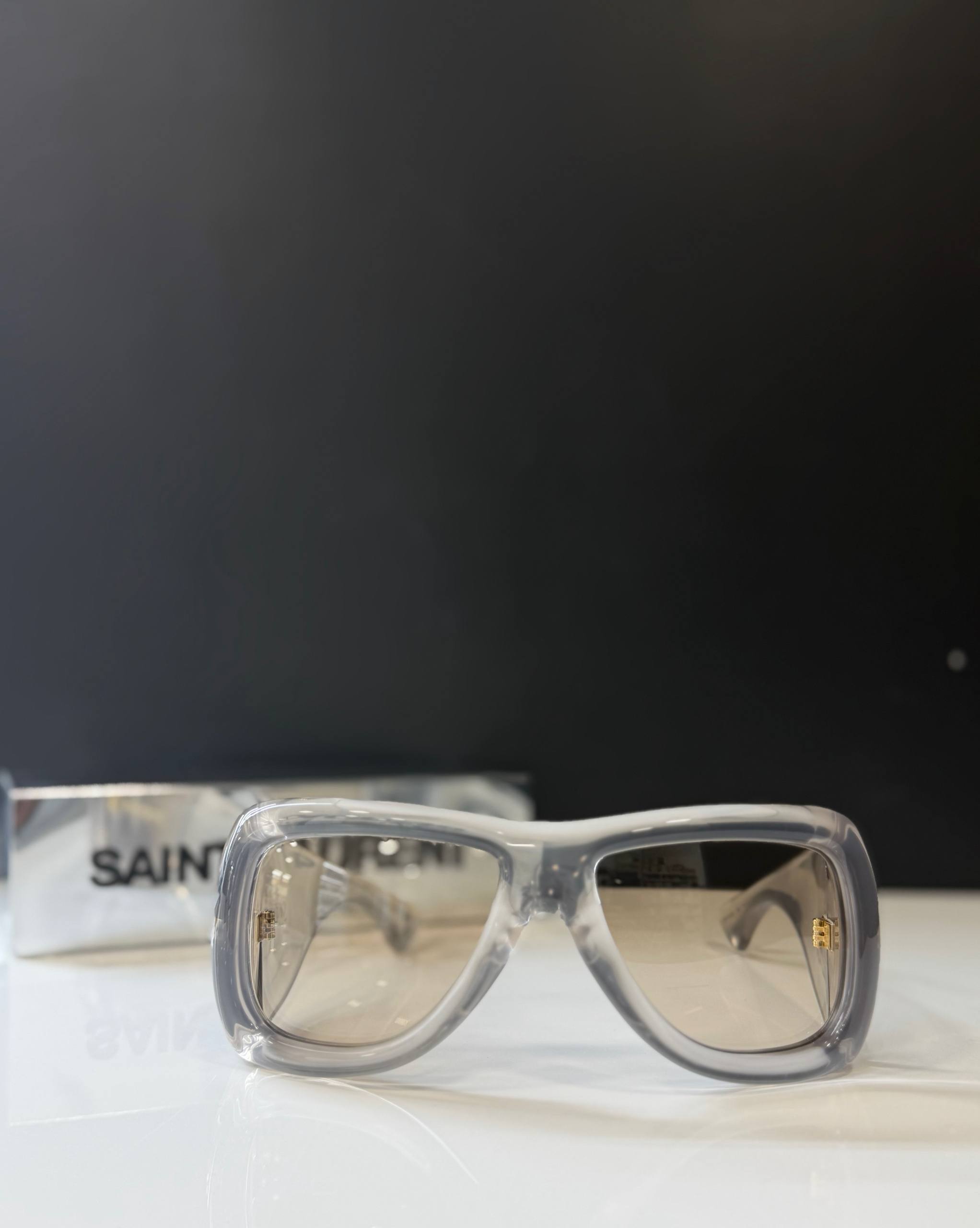 Очки солнцезащитные Saint Laurent