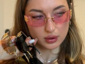 Солнцезащитные очки Miu Miu