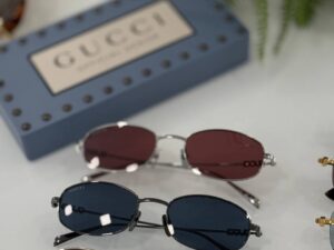 Очки солнцезащитные Gucci — фото 1 Очки солнцезащитные Gucci