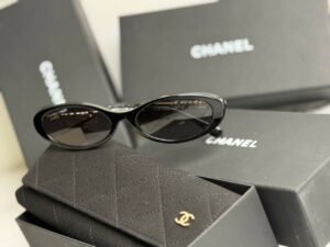Солнцезащитные очки Chanel