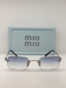 Очки солнцезащитные Miu Miu 2