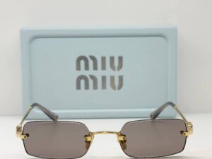 Очки солнцезащитные Miu Miu