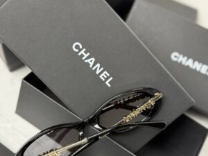 Очки солнцезащитные Chanel 2 — фото 1 Очки солнцезащитные Chanel 2