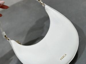 Сумка кожаная Furla Luna Mini