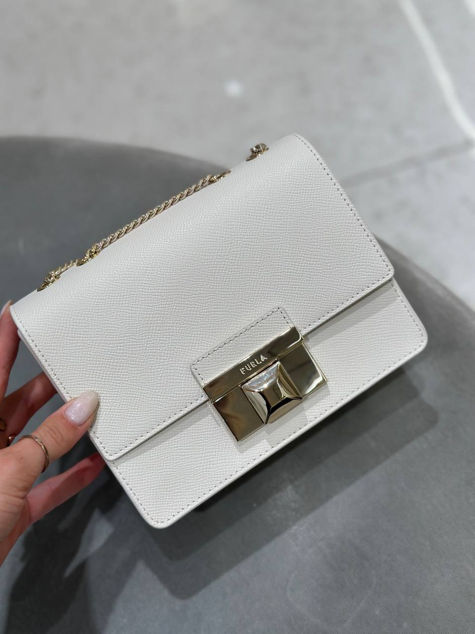 Сумка кросс-боди Furla Venere