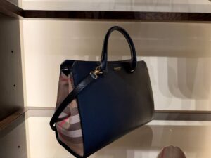 Сумка кожаная Burberry BURBERRY OUTLET
