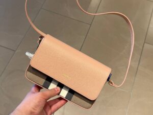 Кожаная сумка Burberry BURBERRY OUTLET